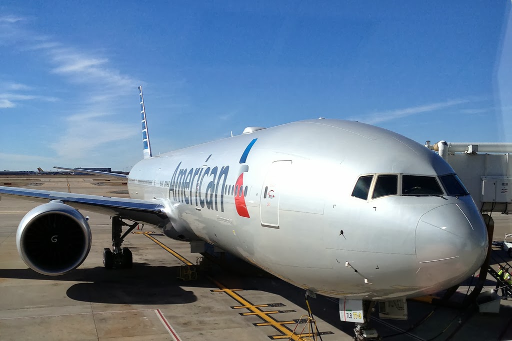 american-airlines-newest-plane-a-777-300er_01